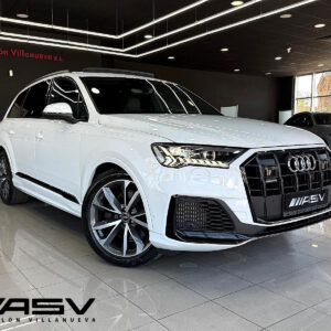 AUDI SQ7 en mayúsculas